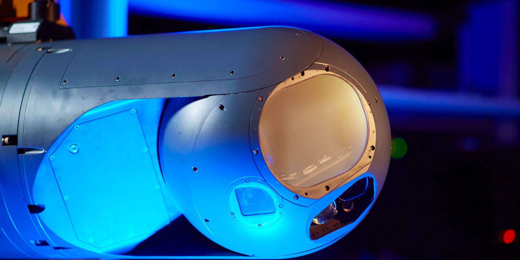 LITENING Large Aperture targeting pod in electro-optical/infrared laboratory