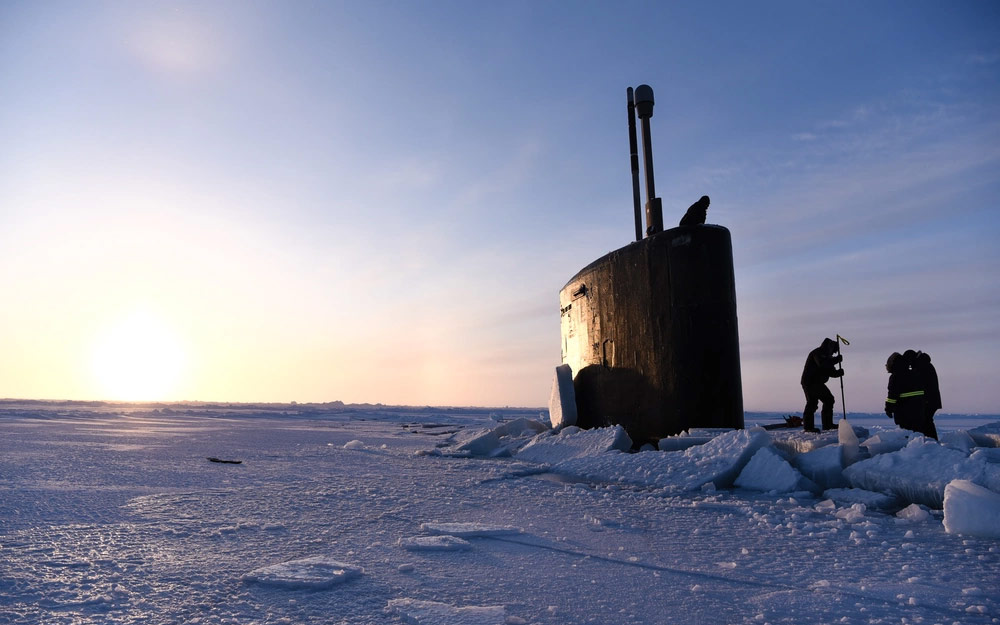 Submarine Surfaces through Arctic Ice
