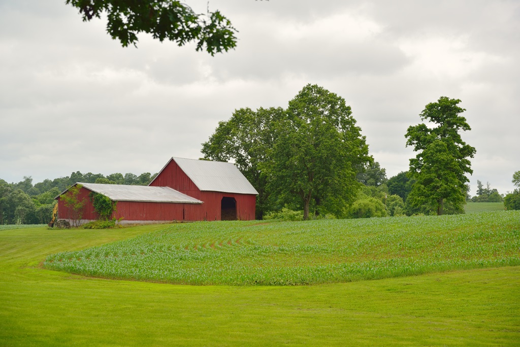 Sykesville, MD red barn on farm